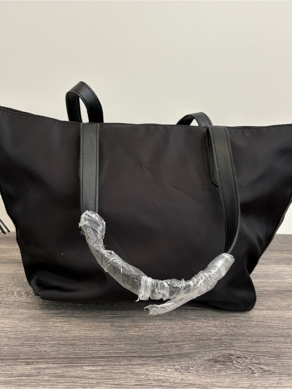 NWT Botkier New York Black Nylon Bond Tote Bag Leather Trim Zip Top - Picture 3 of 9